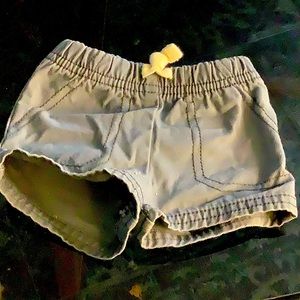 Carter’s Just for You Green Shorts size Newborn